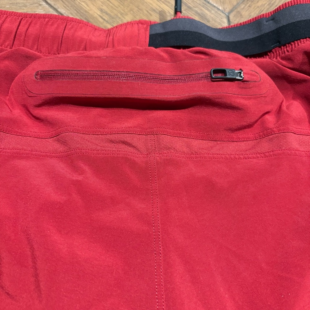 Lululemon Men's Red Athletic Surge Shorts Size Medium 5” Cranberry Color - Picture 7 of 9